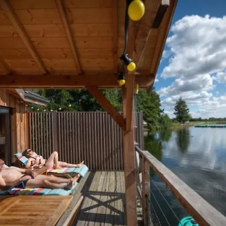 Avec Terrasse Pour 5 Pers. à - Api-1-52-1736 Campeggio